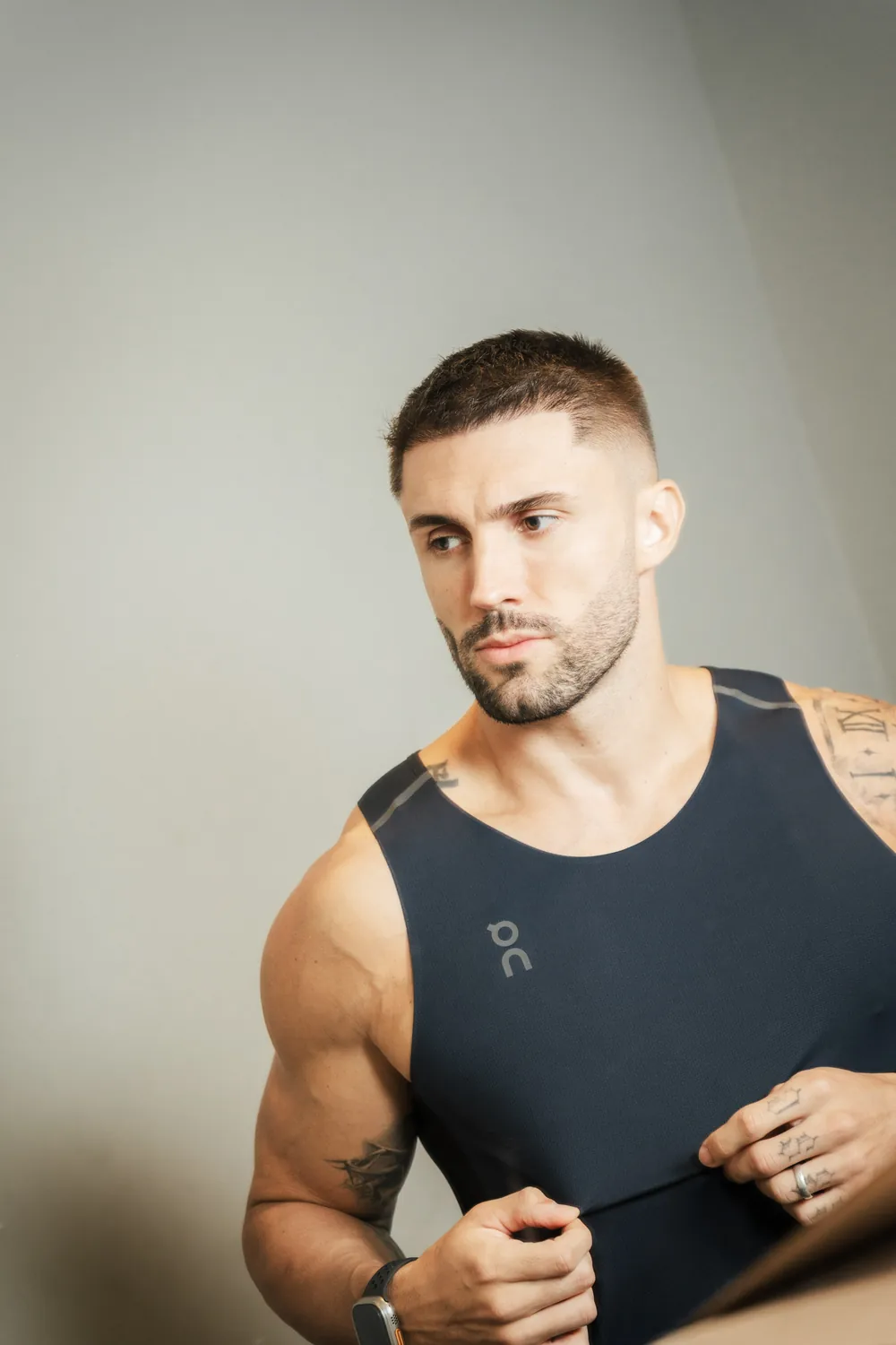 Arthur em ensaio editorial